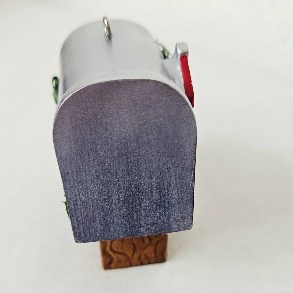 Hallmark To My Gouda Friend Ornament 2005 Mouse Mailbox